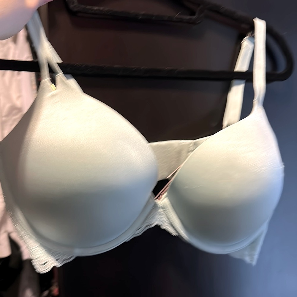 BNWT Victoria’s Secret Versy sexy 36DD